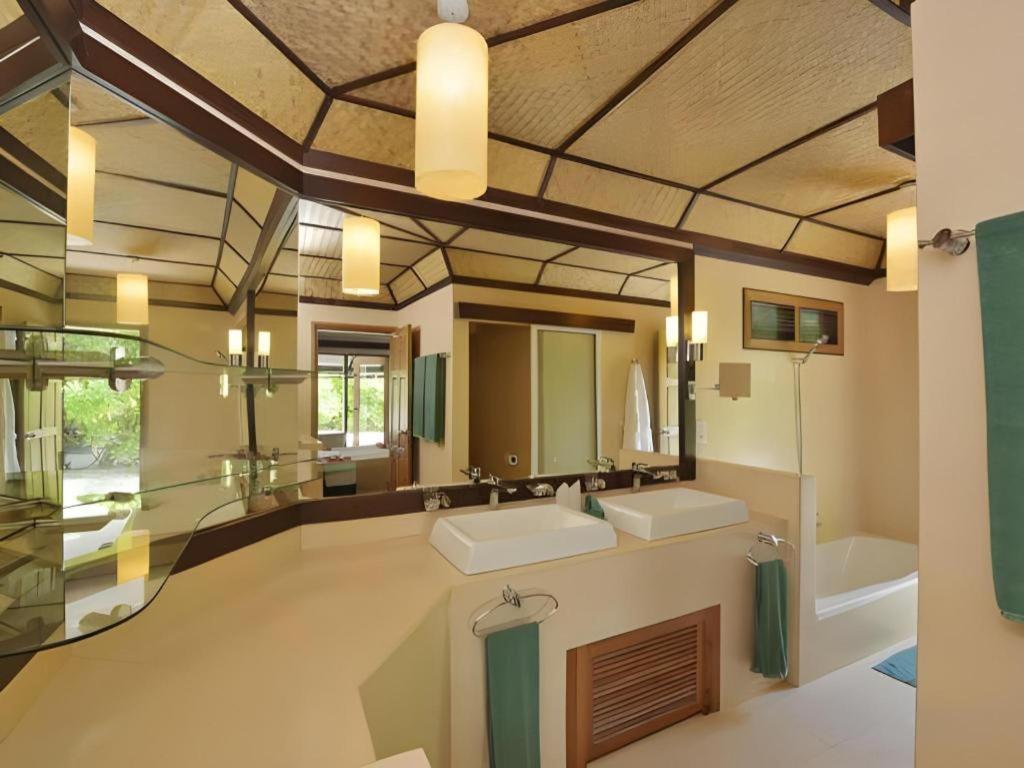 Angaga Island Resort And Spa Eksteriør billede