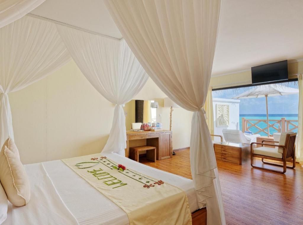 Angaga Island Resort And Spa Eksteriør billede
